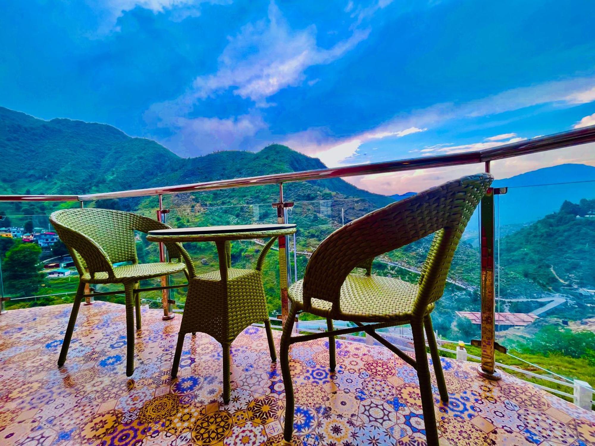 The Kempty Osasis - A Boutique Resort With Scenic Mountain View In Mussoorie Kültér fotó