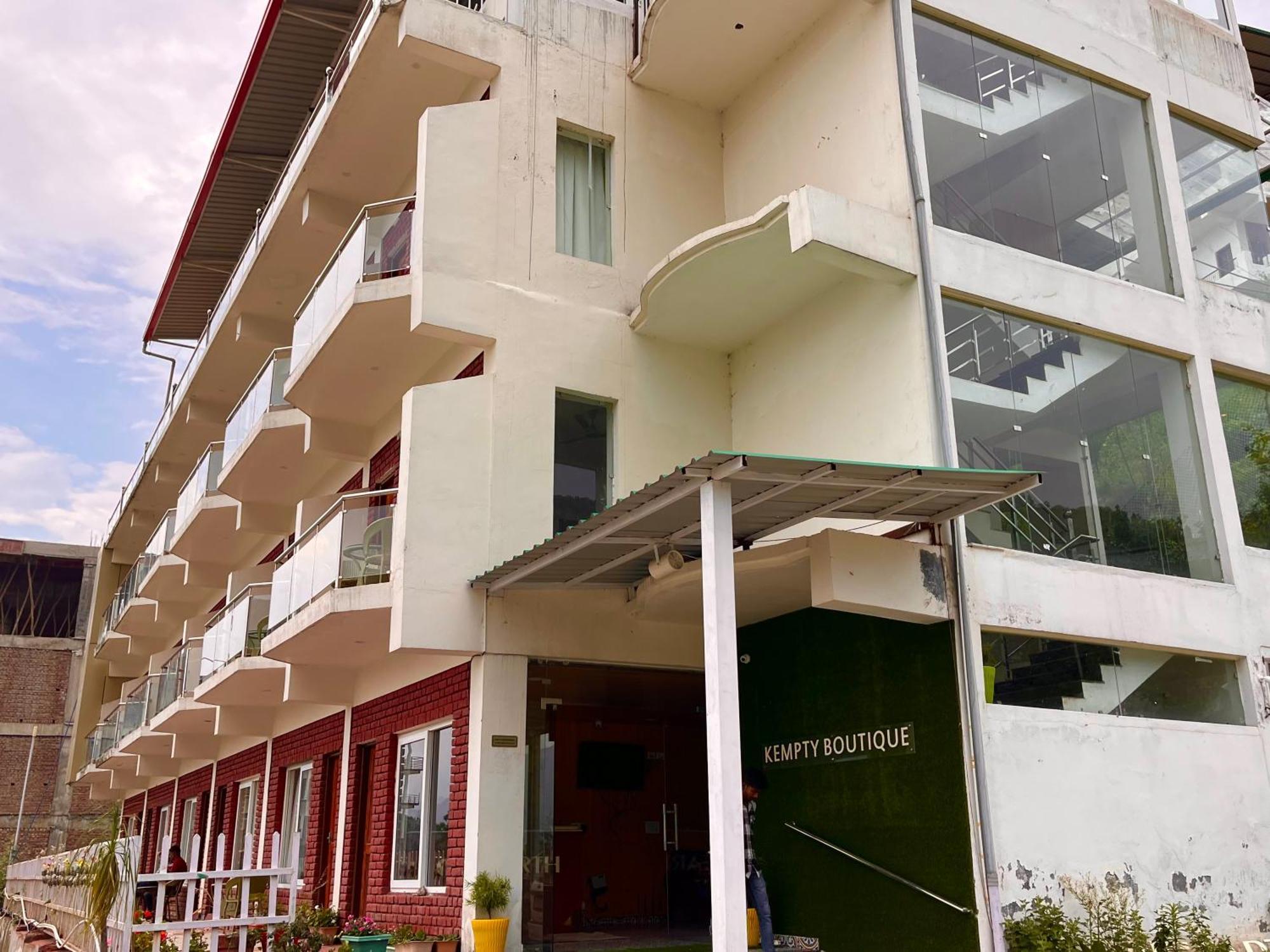 The Kempty Osasis - A Boutique Resort With Scenic Mountain View In Mussoorie Kültér fotó