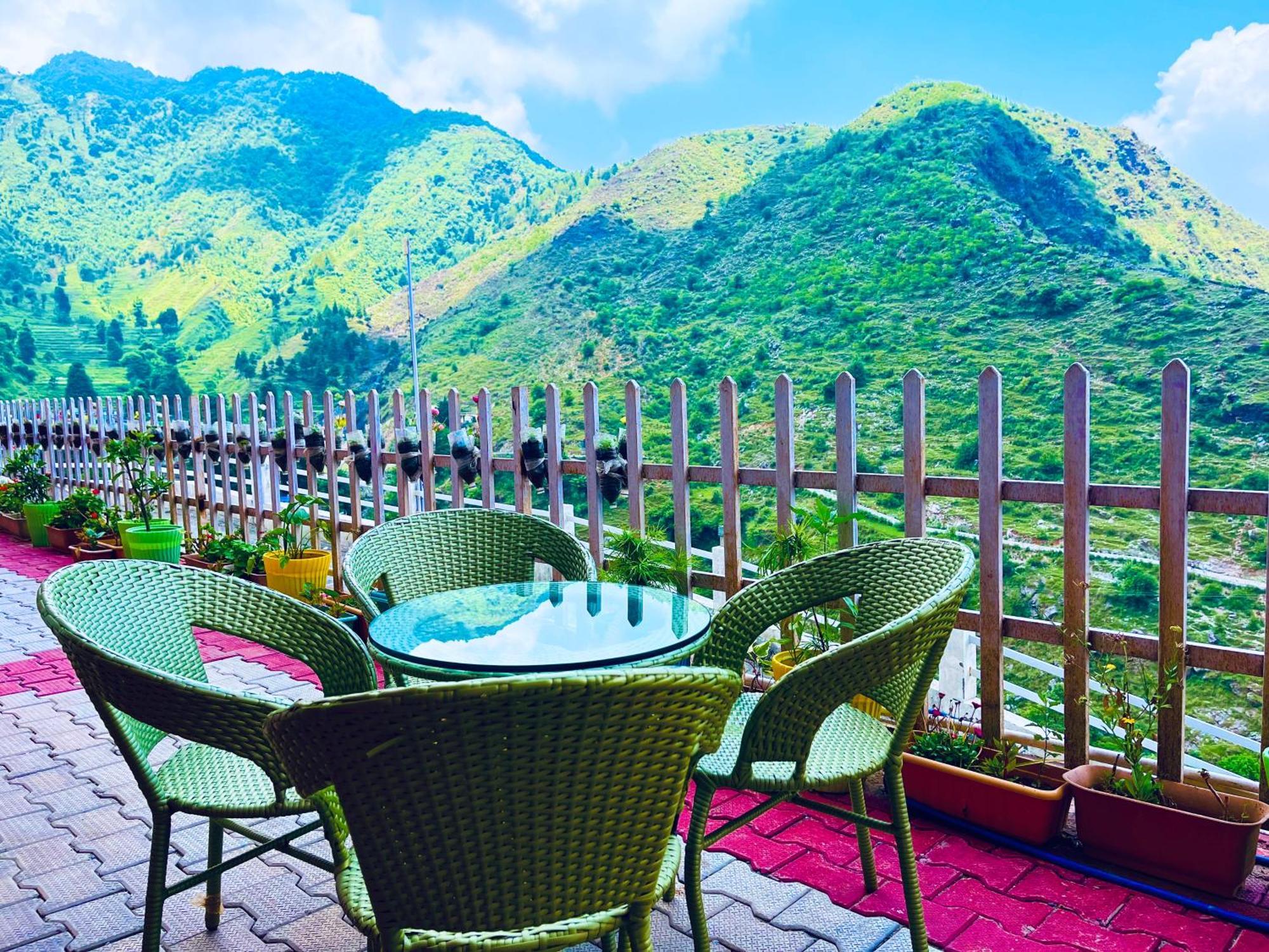 The Kempty Osasis - A Boutique Resort With Scenic Mountain View In Mussoorie Kültér fotó